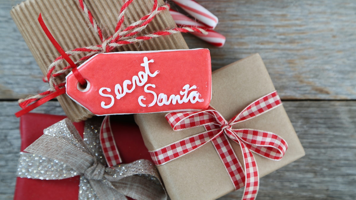 Struggling With Secret Santa? These 6 Foodie Gift Ideas Are Total Life-Savers