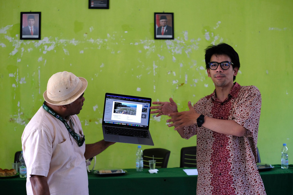 Village leaders in Indonesia testing STRIVE, a UNDP-backed AI tool Village leaders in Indonesia testing STRIVE, a UNDP-backed AI tool