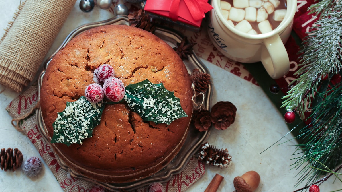 5 Christmas Cakes From Around The World That Will Make Your Holiday Extra Sweet