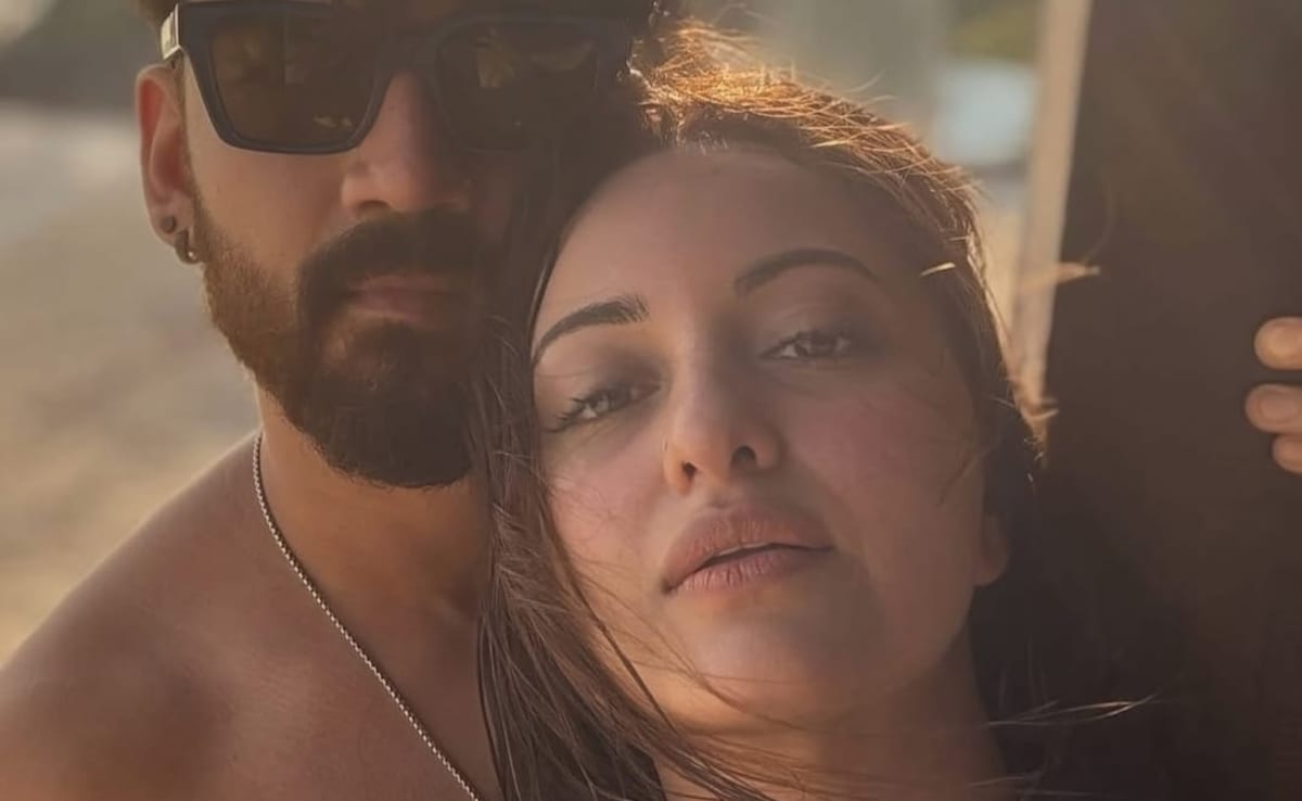 Sonakshi Sinha And Zaheer Iqbal Wake Up To Roaring Lion During Their Holiday In Australia