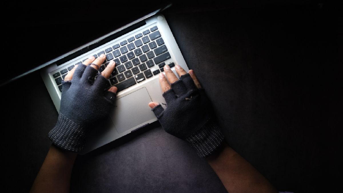 Crypto Scammers Are Reportedly Posing as Job Recruiters to Circulate Malware