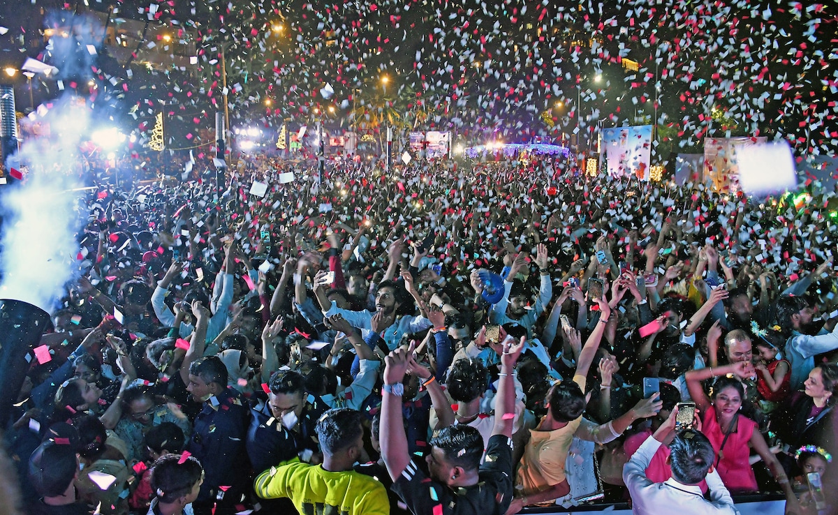 How To Stay Safe In A New Year’s Eve Crowd