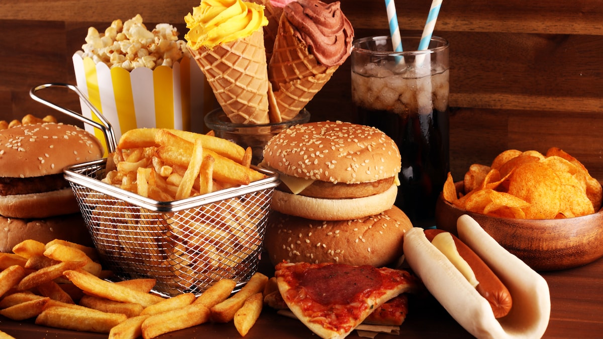 India Ordered Over 2 Lakh Cakes, Pizzas, Chips, Aloo Bhujia Packets And More On New Years Eve