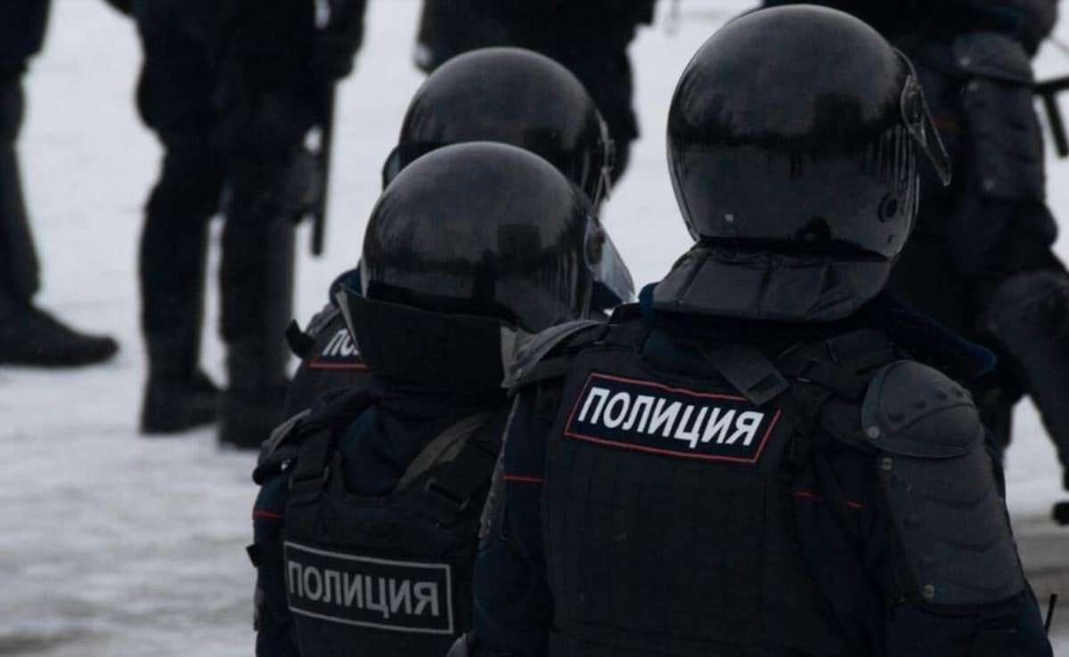 Russia Fines 7 Nightclub Revellers For "Looking Too Gay"