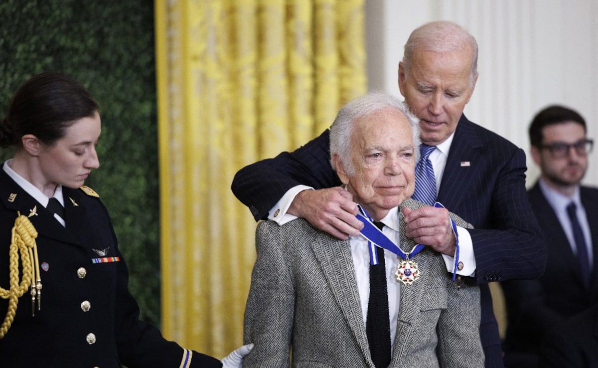 American fashion designer awarded with the Medal of Freedom American fashion designer awarded with the Medal of Freedom