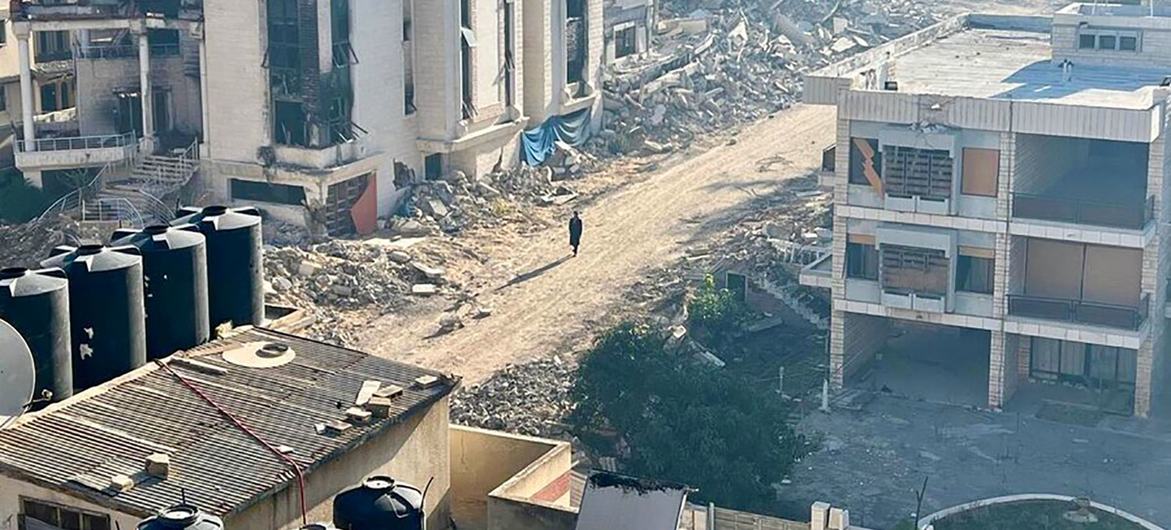 Khan Younis, like many parts of Gaza, has few remaining buildings taller than four stories. Khan Younis, like many parts of Gaza, has few remaining buildings taller than four stories.