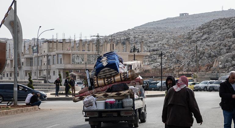 More than 125,000 refugees return to Syria in desperate conditions