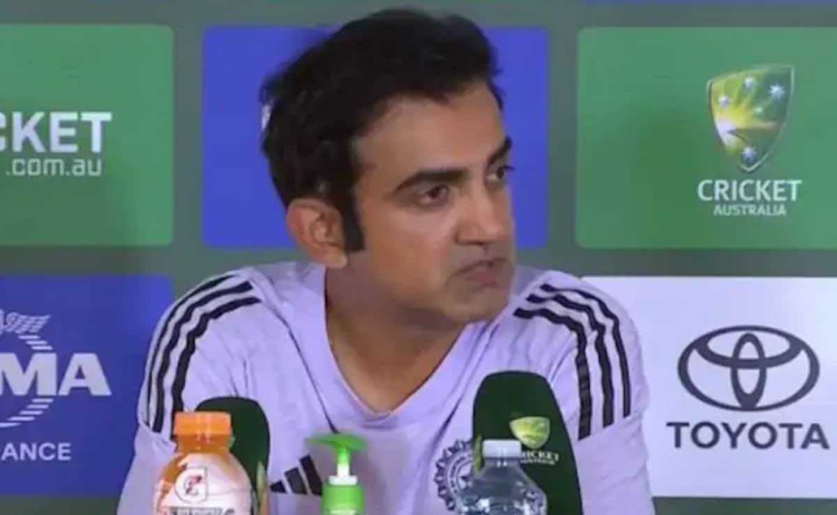 "Samosa Mein Bik Gaye": When India Star Took Dig At BCCI's Effort To Suppress MS Dhoni vs Gautam Gambhir Rift News