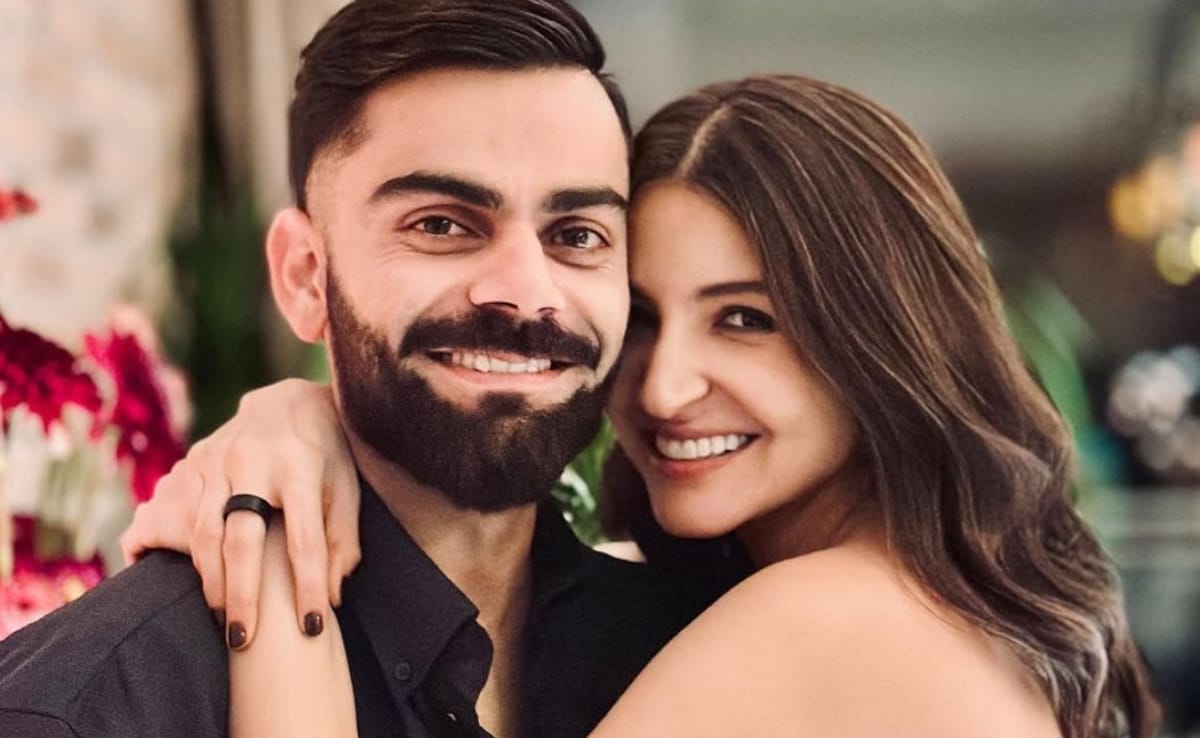 Anushka Sharma Trolled After Virat Kohli's Failure. Ex-Star Says, "Darker The Night..."