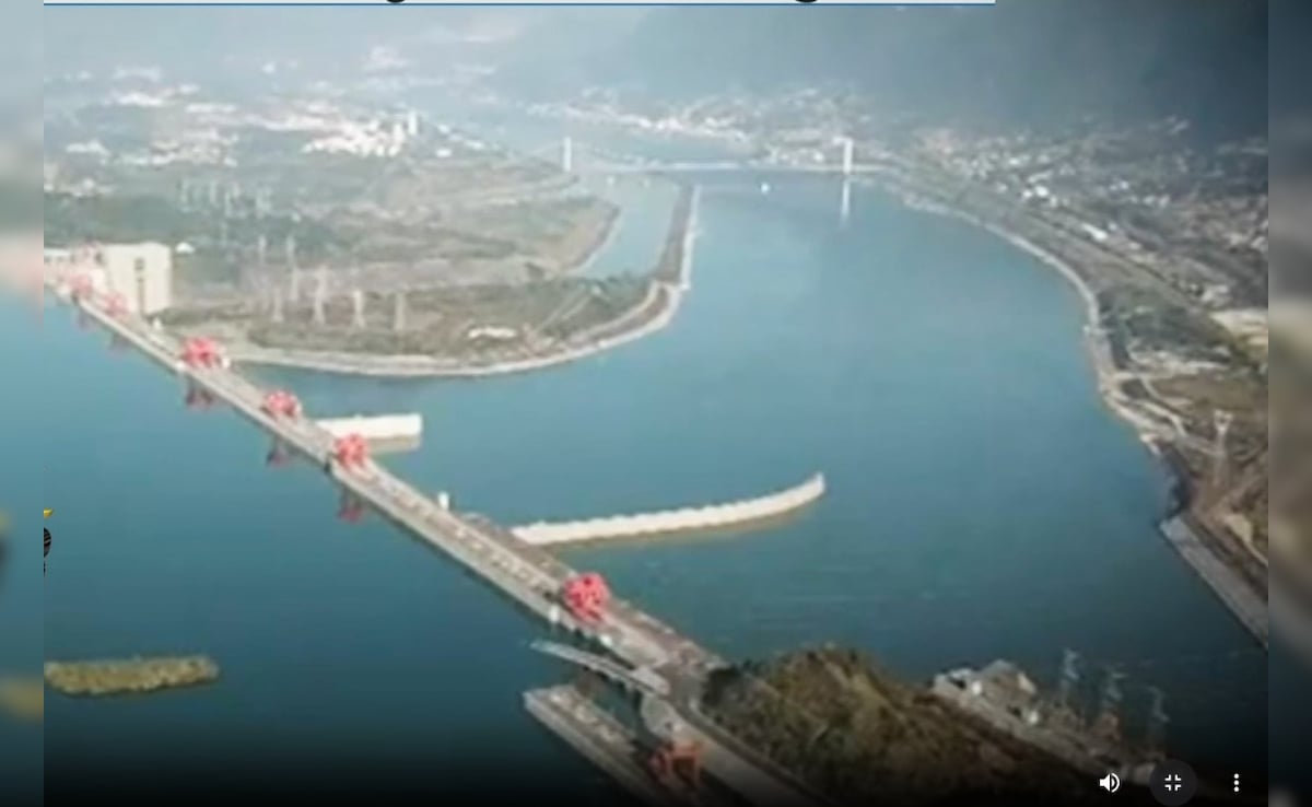 China Plans To Build 'Three Gorges Dam Of Space' For Endless Solar Power