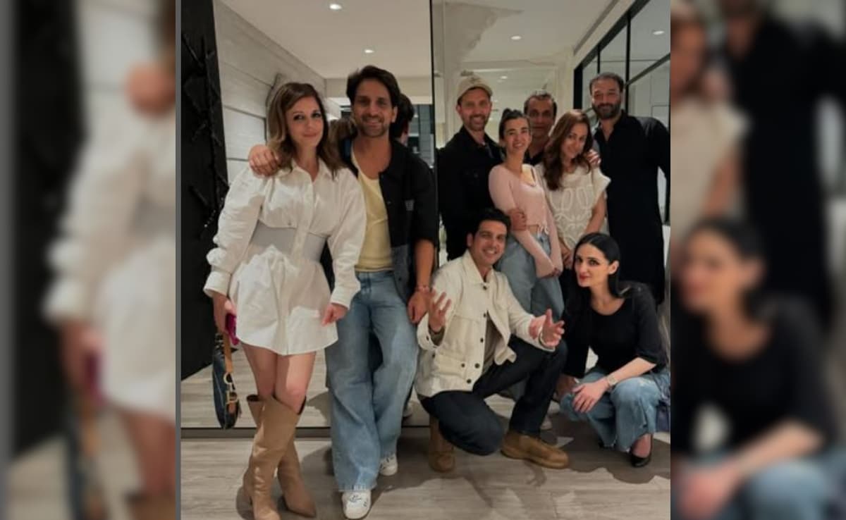 Hrithik Roshan's 51st Birthday Celebrations With Usual Suspects