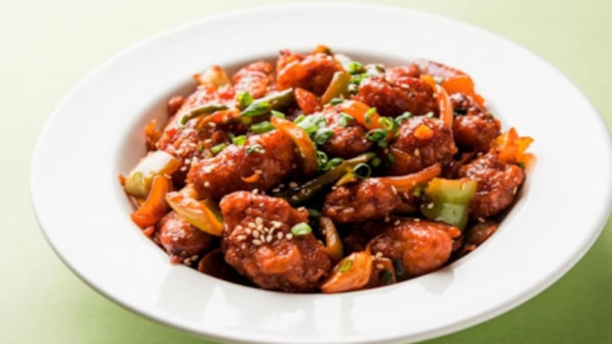 Chicken Lovers, This Boneless Chilli Chicken Recipe Will Become Your New Obsession