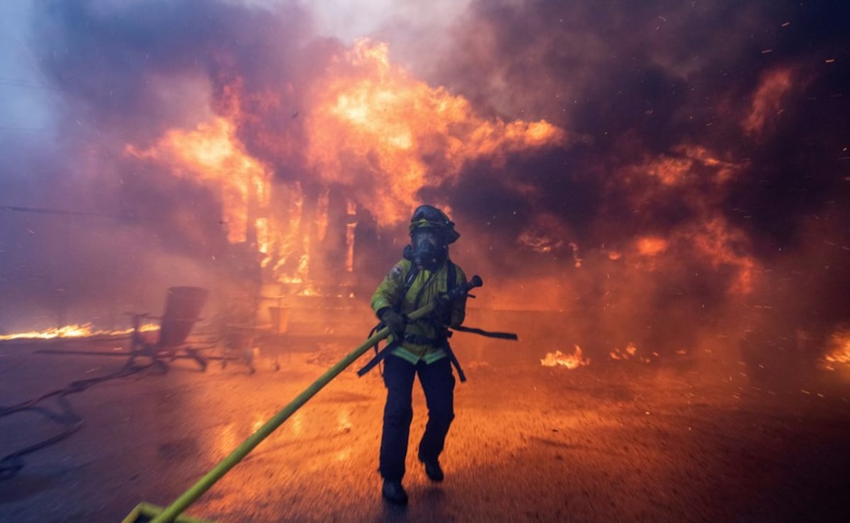 Los Angeles Battles Historic Wildfires, Yet Its Air Quality Is Better Than Delhi's