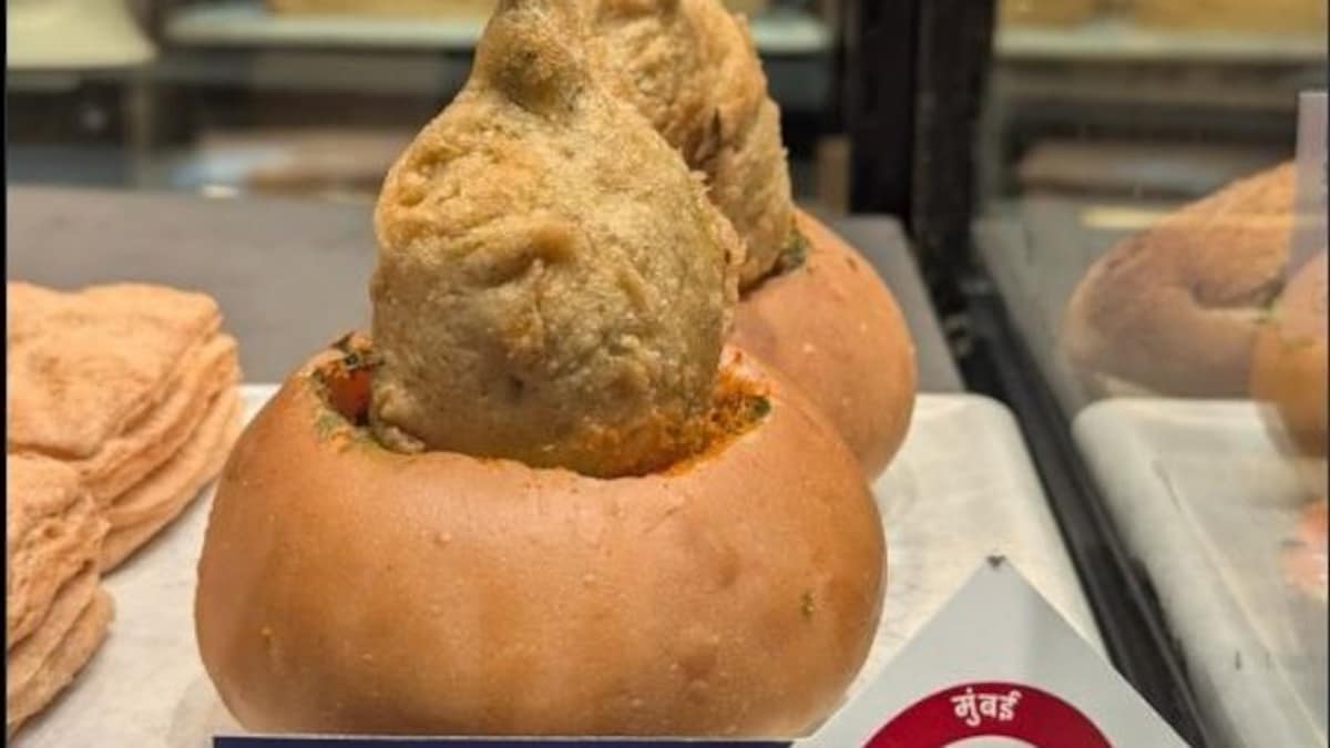 “Mumbaikers Are Angry”: Internet Fumes Over Reverse Vada Pav