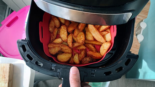 Bake potato sticks instead of deep frying them to make it healthier. Bake potato sticks instead of deep frying them to make it healthier.