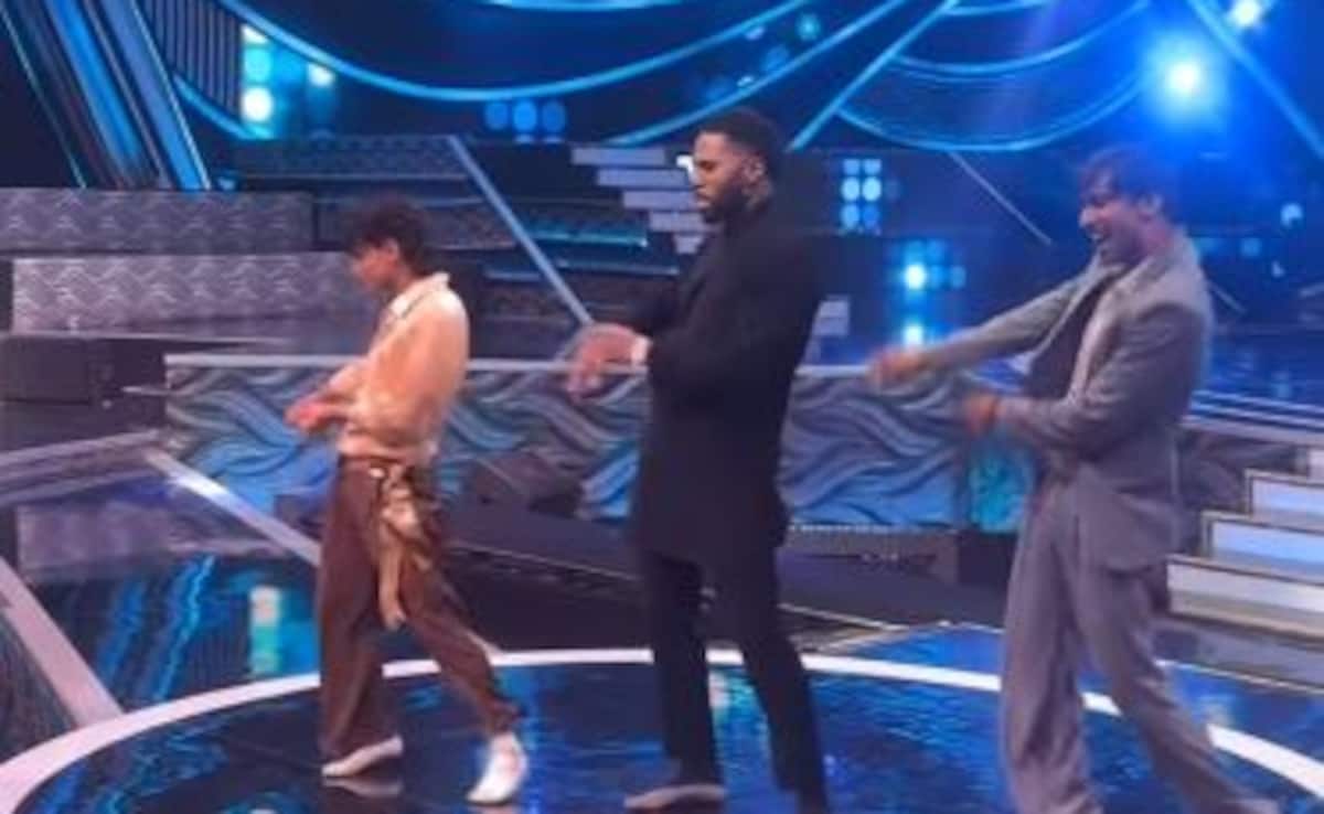 Jason Derulo Dances To Shah Rukh Khan’s Chammak Challo At Reality Show. Watch
