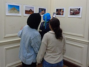 Possibile also take pictures on your smartphone