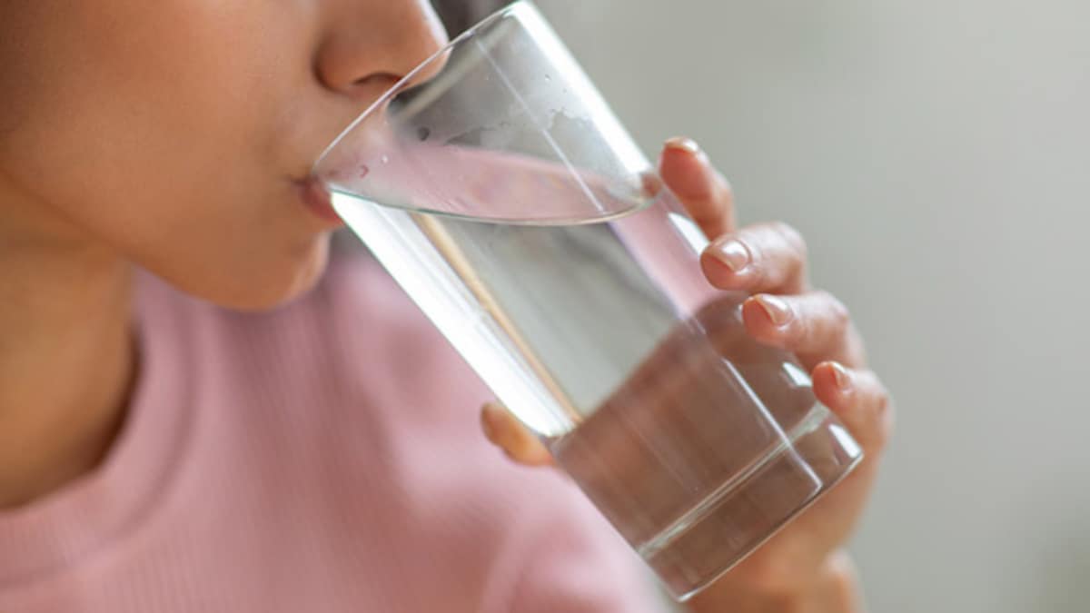 Why Drinking Cold Water May Not Be Good For Your Digestive System, As Per Experts