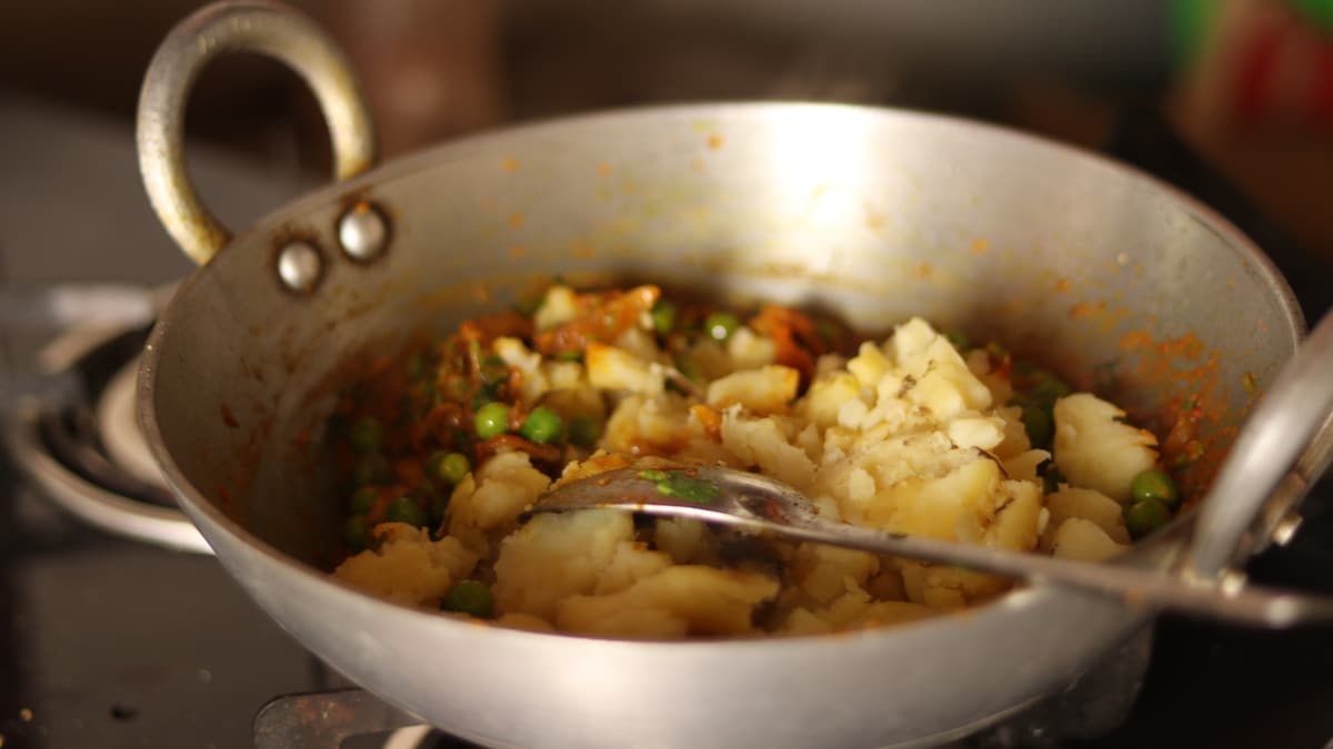 5 Things To Look For In A New Kadhai Before Buying It