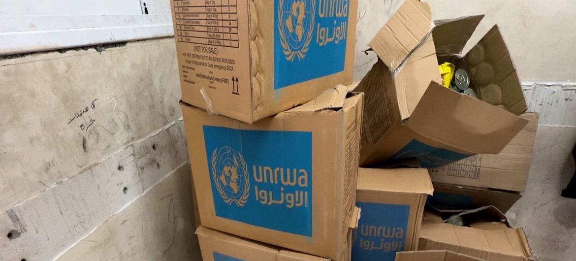Aid is delivered to Gaza as Palestinians return to their homes during the ceasefire. Aid is delivered to Gaza as Palestinians return to their homes during the ceasefire.