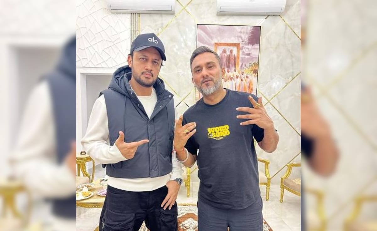 A Blockbuster Frame Featuring "Borderless Brothers" - Honey Singh And Atif Aslam