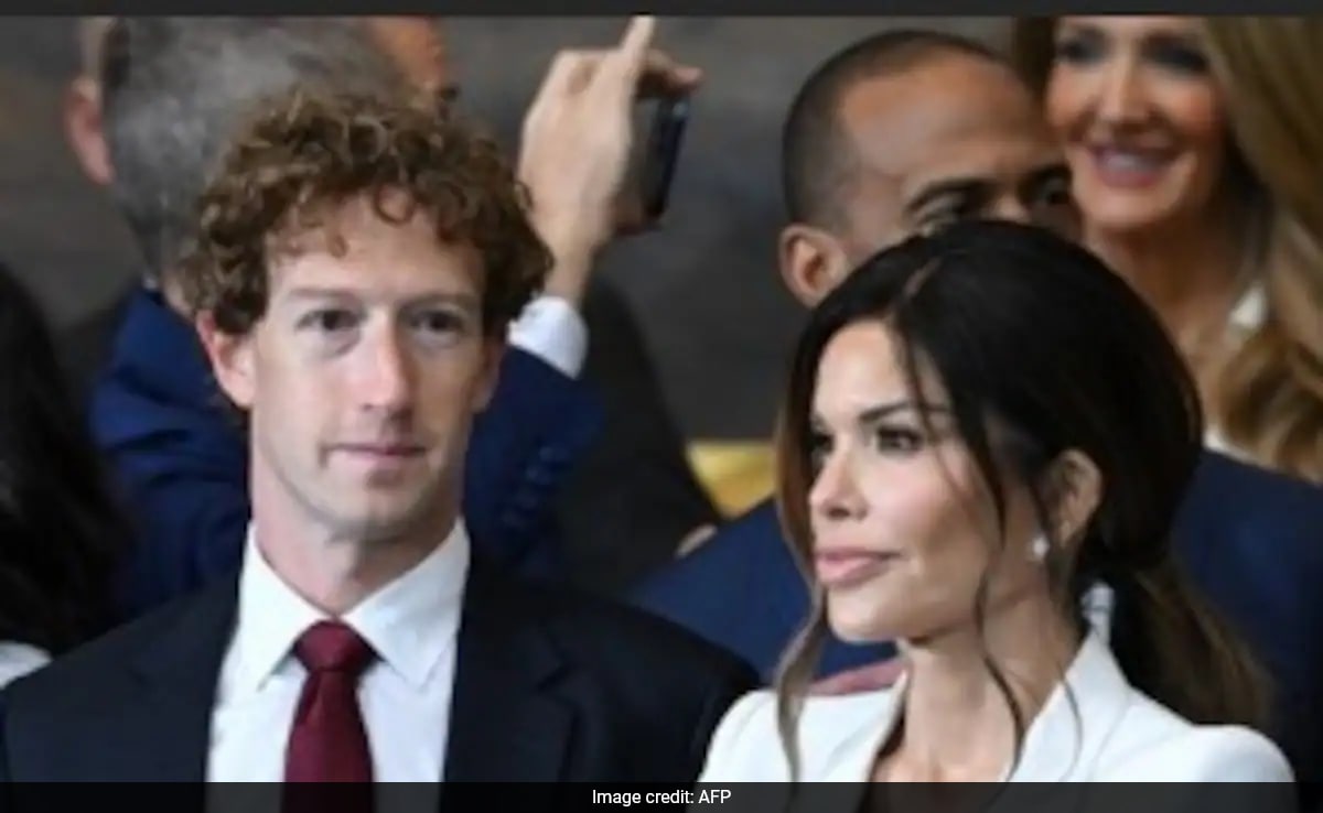 After Viral Video, Zuckerberg Caught Liking Lauren Sanchez’s Instagram Photo. Internet Reacts
