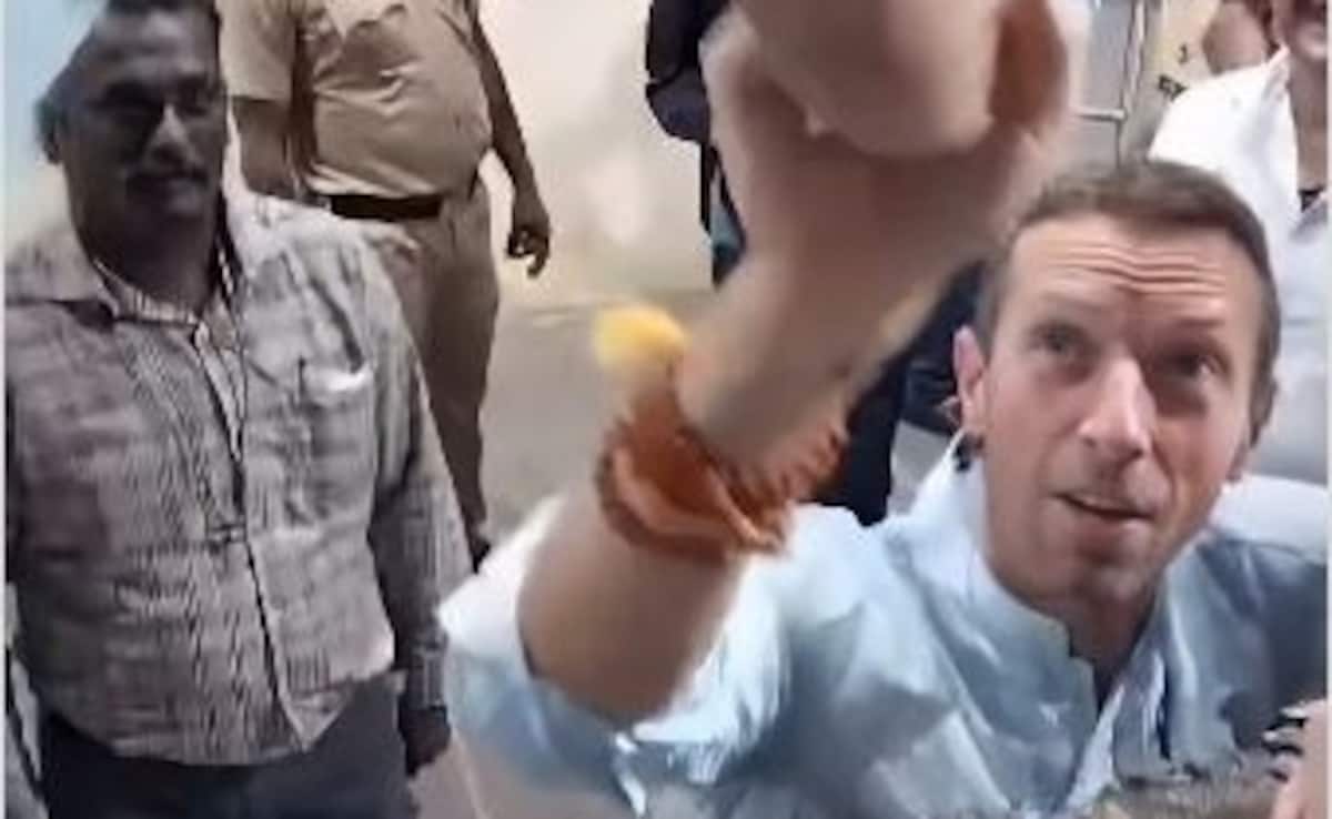 Ahead Of Coldplay’s Mumbai Concert, A Young Fan Asks Chris Martin For Tickets, Here’s His Sweet Gesture. Watch