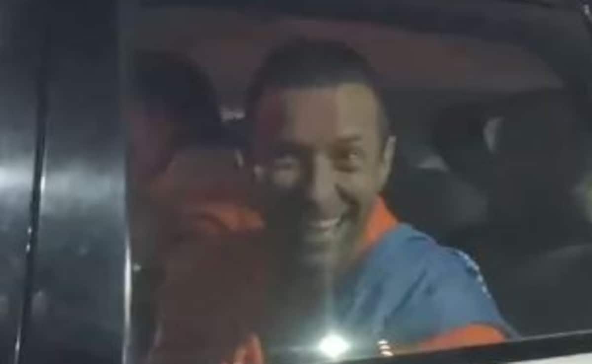 Chris Martin Arrives At Maha Kumbh Mela 2025 With Girlfriend Dakota Johnson After Ahmedabad Concert. Watch