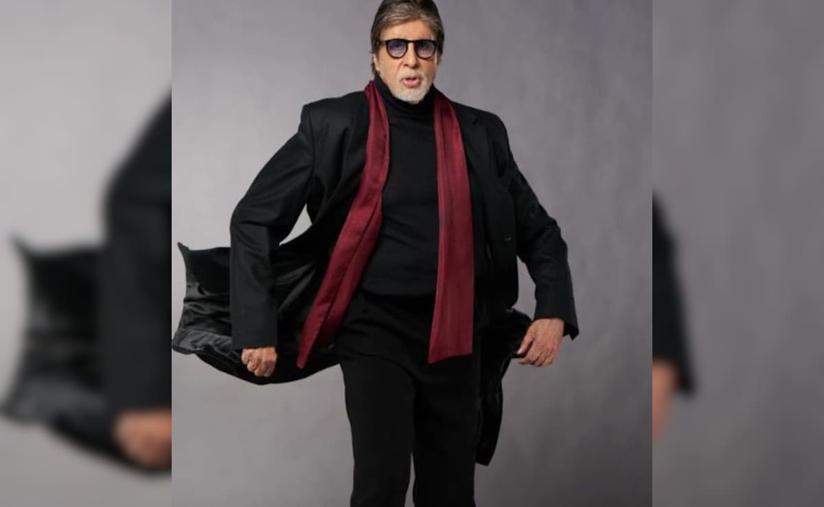 Here's Why Amitabh Bachchan Always Takes The North-Facing Chair At His Family Dining Table