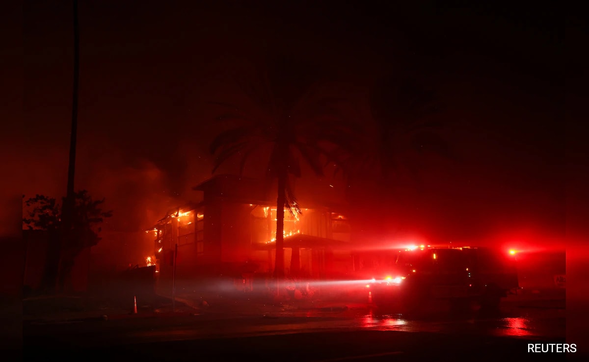 Los Angeles Residents Urged To Save Water As Hydrants Run Dry Amid Wildfire