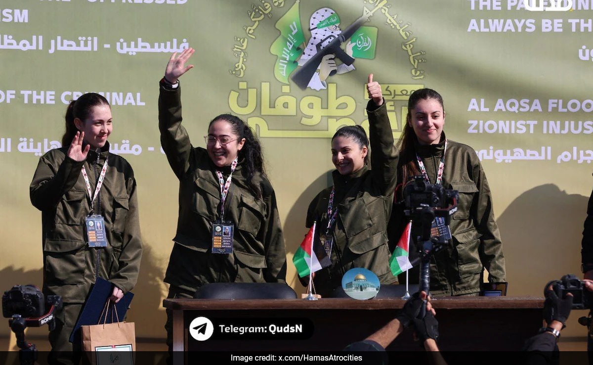 Moment When 4 Israeli Women Were Brought To Gaza Square For Release