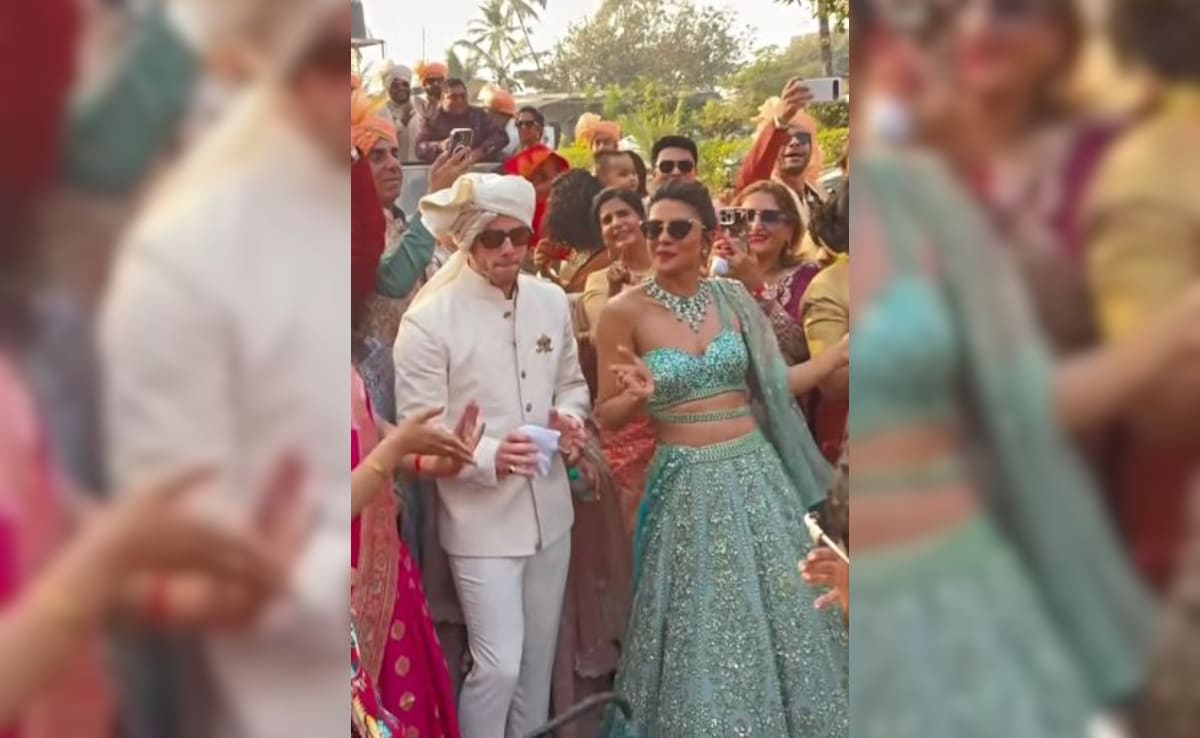 At Brother Siddharth's Wedding, Baraatis Priyanka Chopra-Nick Jonas Dance To Desi Girl