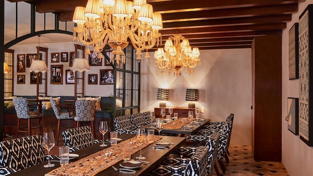 Grand and chic interiors Grand and chic interiors