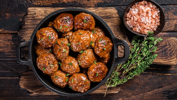 Things can never go wrong with cutlets made from goat brains. Things can never go wrong with cutlets made from goat brains.
