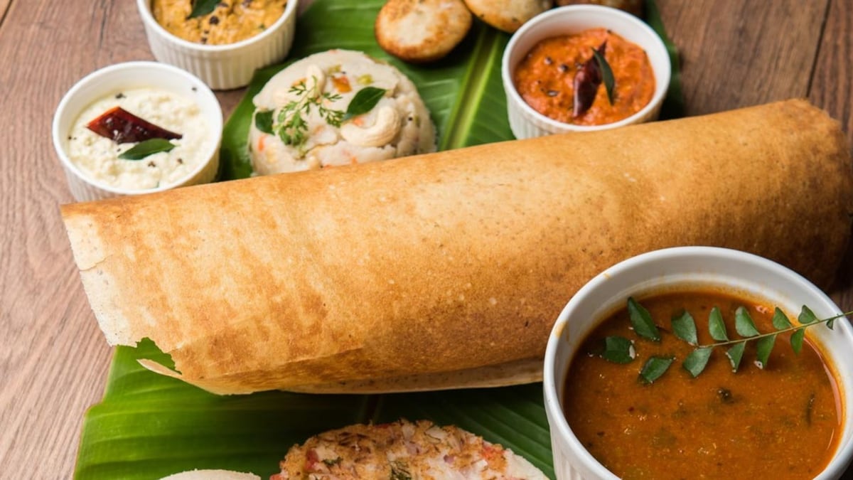 Love All Things Cheese? This Instant Chilli Cheese Dosa Will Be Your New Favourite