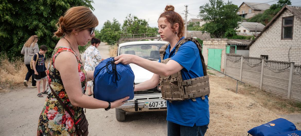 Supplies are distributed by UNFPA at a centre for survivors of gender-based violence in Kherson, Ukraine. Supplies are distributed by UNFPA at a centre for survivors of gender-based violence in Kherson, Ukraine.