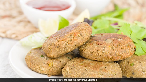 Chicken Recipe Tips: How To Make Restaurant-Style Chicken Shami Kebabs At Home (Video Inside)