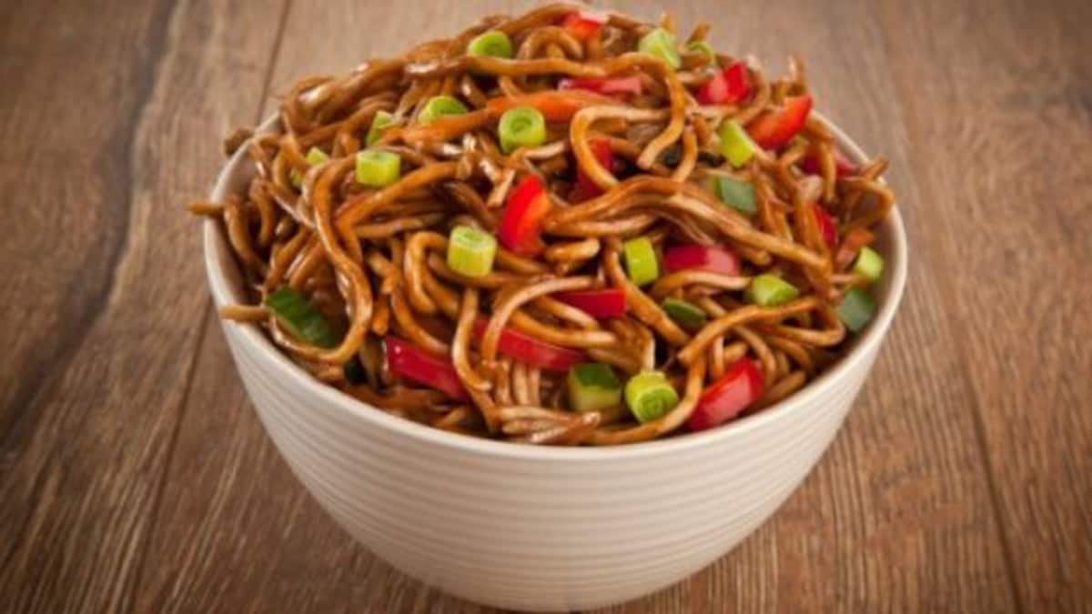 Want To Make Perfect Veg Chowmein At Home? Follow These Pro Tips