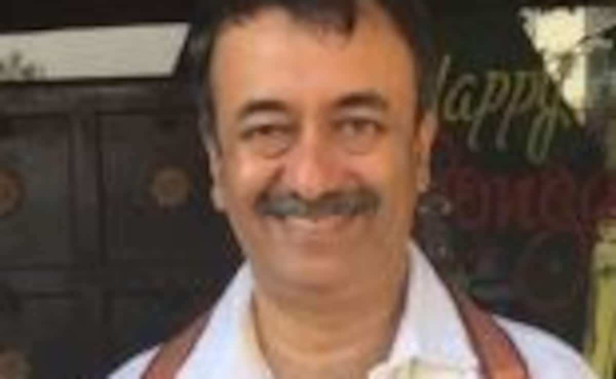 A Throwback Gem From Munnabhai MBBS Shoot, Shared By Rajkumar Hirani