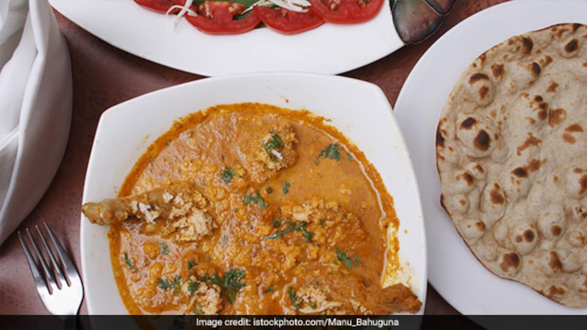 Chicken Xacuti Recipe: Spend The Weekend Indulging In This Spicy Goan Chicken Curry