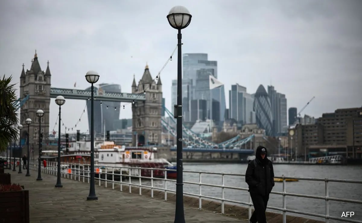 Hong Kong Firm's $9 Billion Bid For Majority Stake In UK Water Supplier