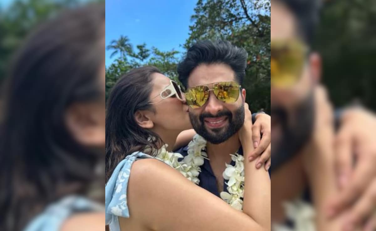 Rakul Preet Singh's Anniversary Wish For Husband Jackky Bhagnani Came Gift-Wrapped Like This