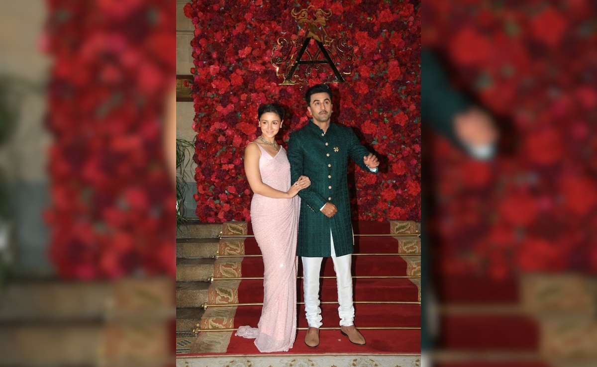 Ranbir Kapoor's LOL Reply To Paparazzi Asking For "Solo" Pics: "Pagal Hai Kya?"