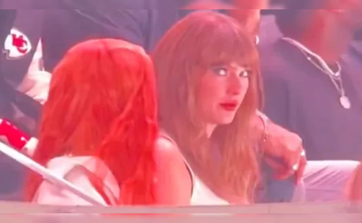 Taylor Swift Gets Booed At Super Bowl. Her Reaction Is Crazy Viral