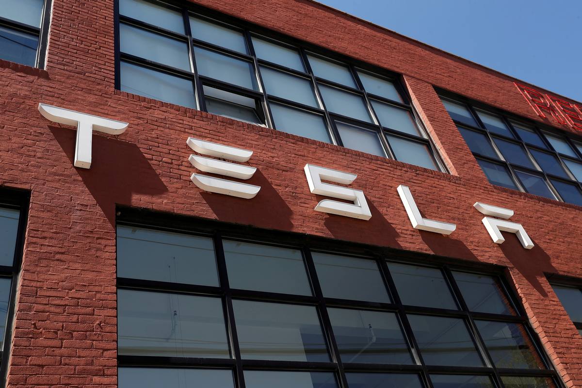 Tesla Posts Job Openings in India, Signaling Entry Plans After PM Modi’s US Trip