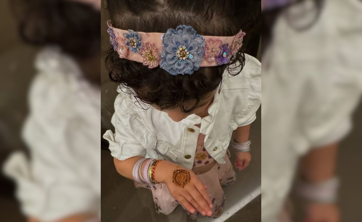 The One Where Malti Marie Shows Off Her Mehendi. Courtesy: Priyanka Chopra, Obviously