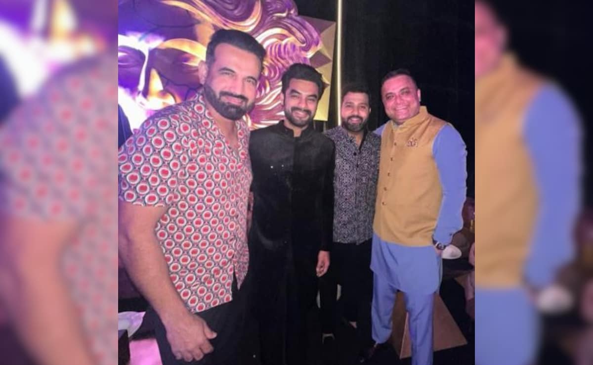 Tovino Thomas Poses With MS Dhoni, Rohit Sharma And Irfan Pathan