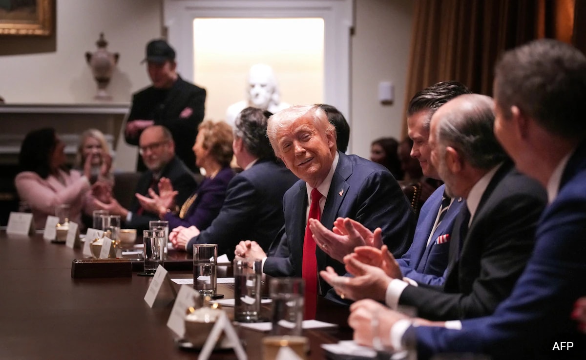 Trump Reveals The Date When US Will Impose 25% Tariffs On Mexico, Canada