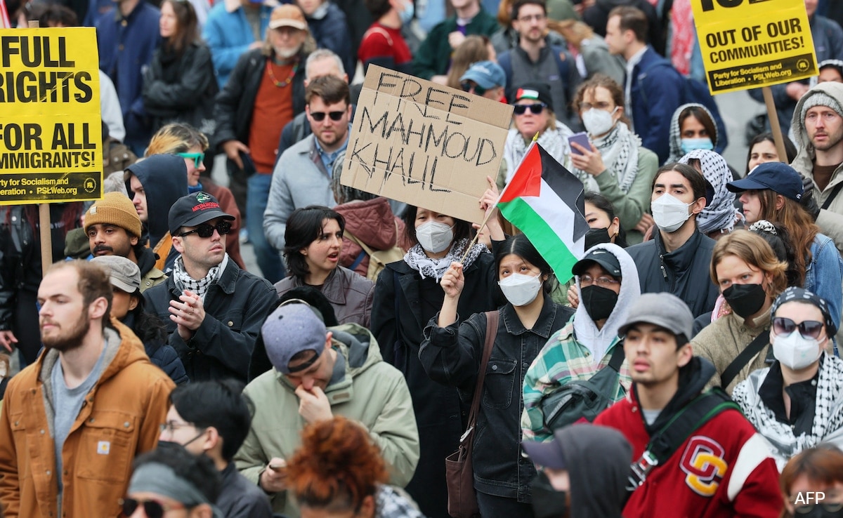100 Arrested In Trump Tower Protest Against Palestinian Activist's Detention