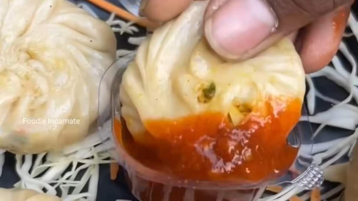 Viral Video Shows How Spicy Momos Chutney Is Prepared, Internet Reacts